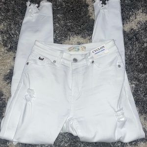 White ripped skinny jeans size 5